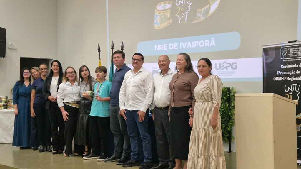 Cerimônia da OBMEP é realizada na Fatec Ivaiporã e diretor incentiva medalhistas seguirem estudando Cerimônia da 20ª OBMEP na Fatec Ivaiporã reuniu estudantes premiados, familiares, professores e autoridades da educação regional.