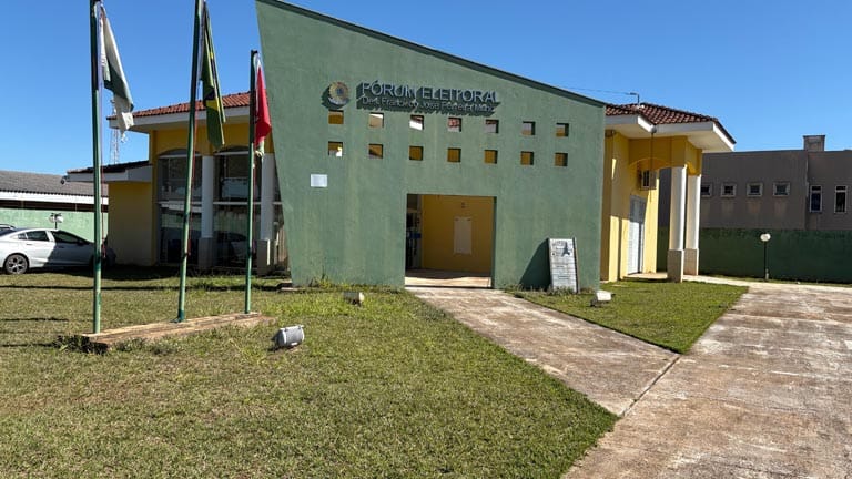 Justiça Eleitoral inicia convocação de mesários para as eleições de outubro na região de Ivaiporã A 93ª Zona Eleitoral de Ivaiporã enviará as convocações até 5 de agosto para cerca de 800 mesários e demais colaboradores que atuarão nas eleições de outubro em quatro municípios.