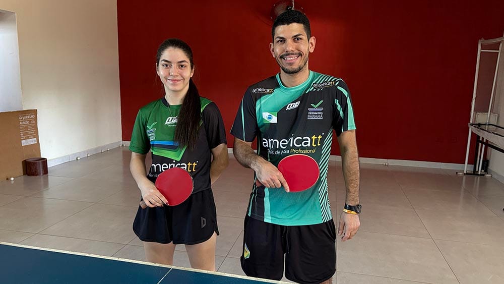 Aos 16 anos, Emanuelly dos Santos coloca Ivaiporã no topo do tênis de mesa brasileiro Emanuelly dos Santos durante treinamento com o irmão e técnico Elder Alves dos Santos, em Ivaiporã.