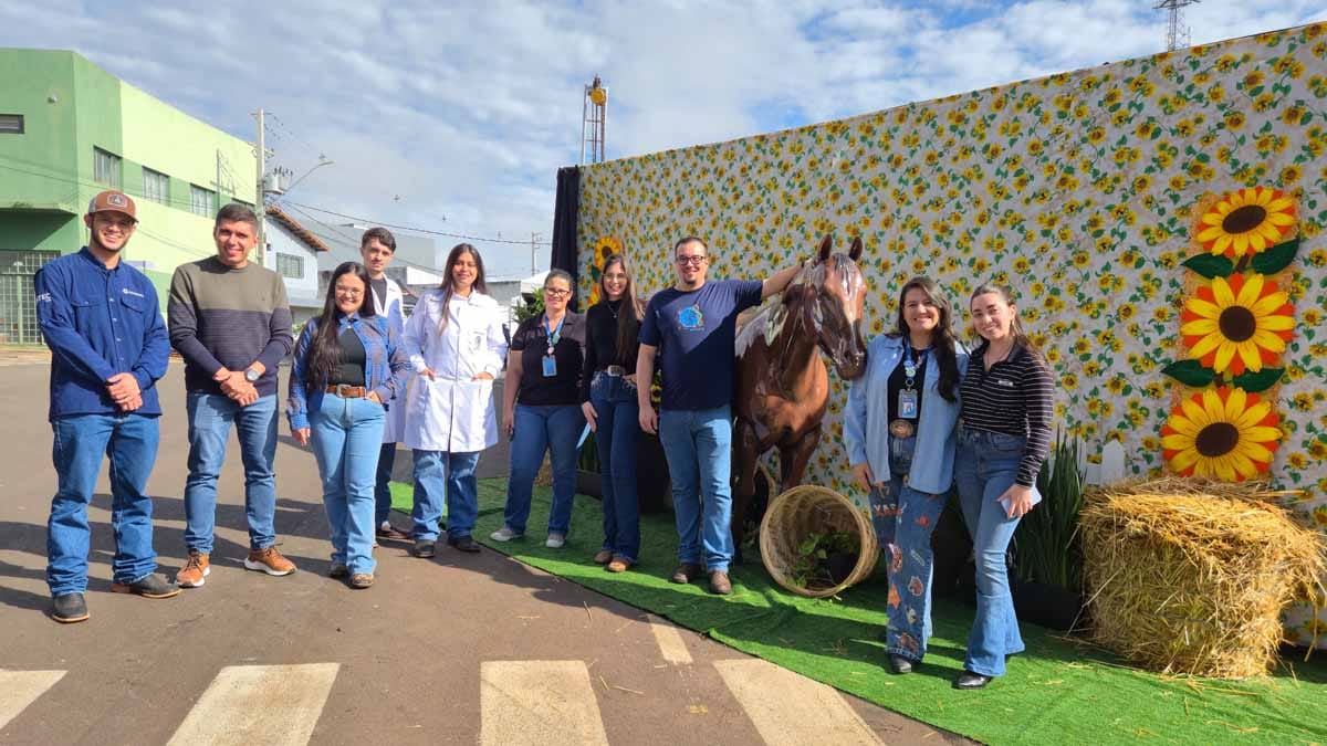 Fatec Ivaiporã apresenta cursos ligados ao agro na Feira de Negócios da Cooperfavi Fatec Ivaiporã participa da Feira de Negócios da Cooperfavi com cursos de Agronomia e Medicina Veterinária e atividades voltadas ao agro