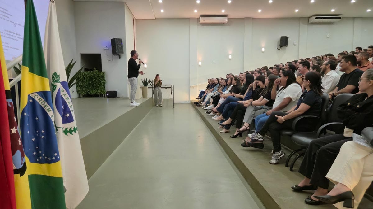 Fatec Ivaiporã prepara professores para diferentes perfis de aprendizagem Formação na Fatec Ivaiporã abordou inclusão, acessibilidade e estratégias pedagógicas para atender diferentes perfis de aprendizagem