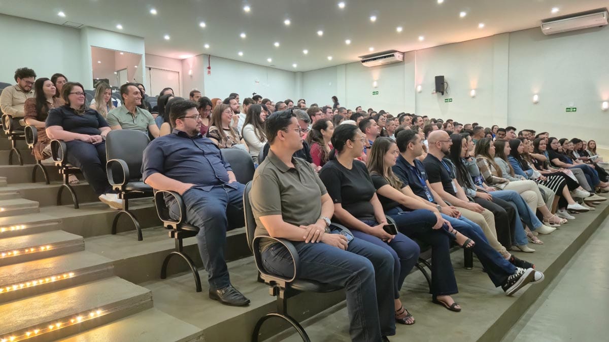 Fatec Ivaiporã prepara professores para diferentes perfis de aprendizagem Formação na Fatec Ivaiporã abordou inclusão, acessibilidade e estratégias pedagógicas para atender diferentes perfis de aprendizagem