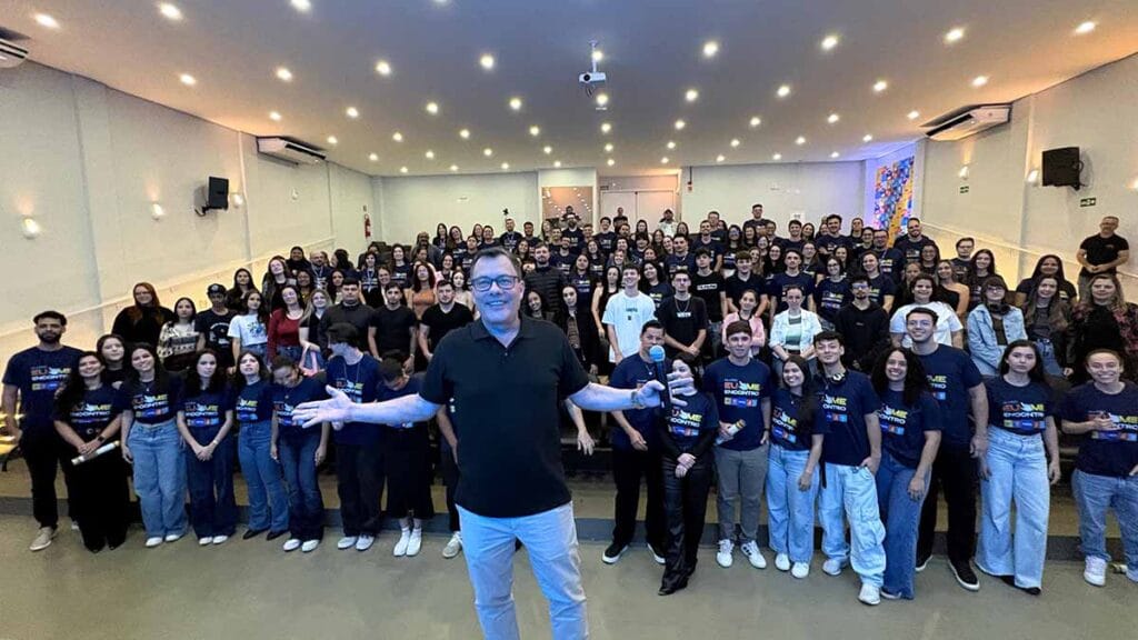 Estudantes da Fatec participam da campanha de divulgação do Vestibular 2027 em Ivaiporã.