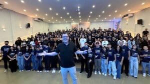 Estudantes da Fatec participam da campanha de divulgação do Vestibular 2027 em Ivaiporã.