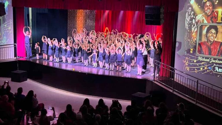 Mostra de Talentos apresentou ao público o trabalho desenvolvido por alunos e grupos culturais de Ivaiporã