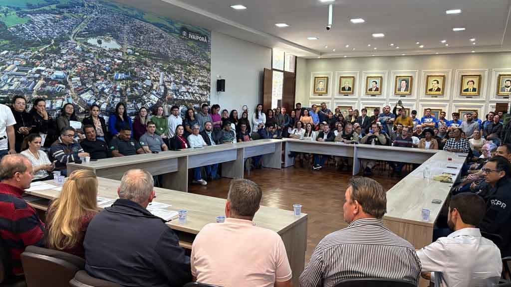 Prefeitura de Ivaiporã presta contas de R$ 3,36 milhões destinados a entidades e anuncia Orçamento Participativo Prefeitura de Ivaiporã apresenta prestação de contas dos repasses às entidades e anuncia implantação do Orçamento Participativo.