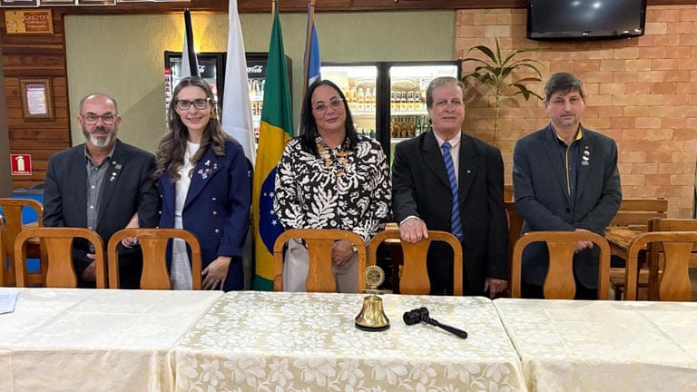 Posse da nova diretoria do Rotary Club de Jardim Alegre marca início do ano rotário 2026/2027 rotary-posse-jardim (16)