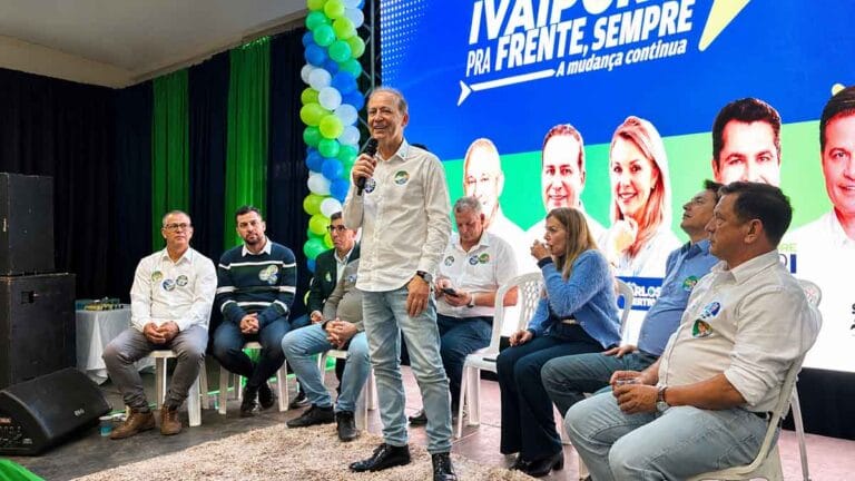 Lideranças e apoiadores participam de ato político em Ivaiporã para as eleições de 2026.