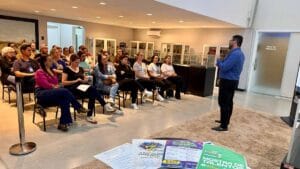 Representantes de entidades, artistas e grupos culturais participaram da 2ª edição do Café com Cultura, realizada na Casa da Memória Vera Vargas, em Ivaiporã.