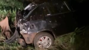 Drogas, dinheiro e materiais usados no preparo de entorpecentes foram apreendidos pela Polícia Militar durante a ocorrência
