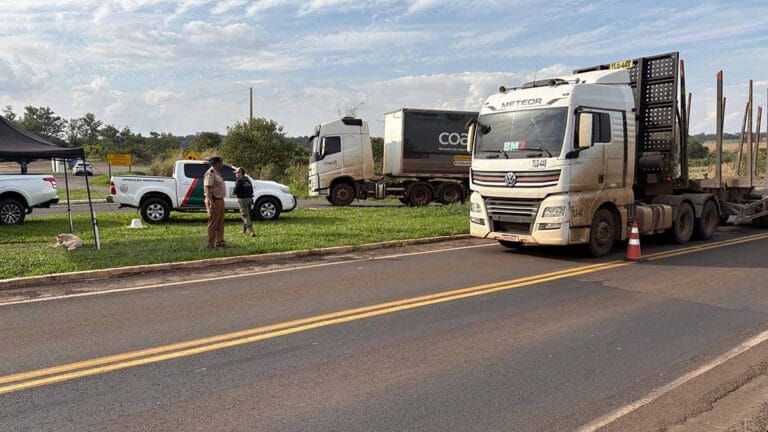 DER reforça fiscalização e desvio de caminhões no Vale do Ivaí