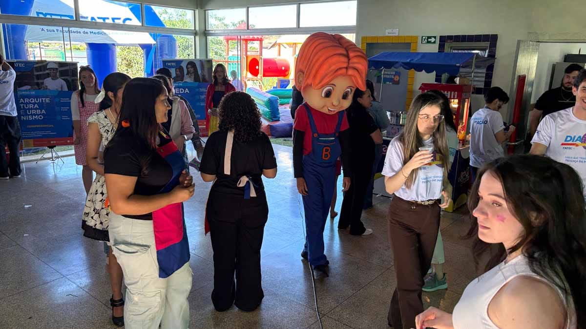 Fatec Ivaiporã realiza primeiro “Dia D – Extensão em Ação” e planeja novas edições no Vale do Ivaí Professores e alunos dos 17 cursos da Fatec Ivaiporã participaram do primeiro Dia D Fatec – Extensão em Ação