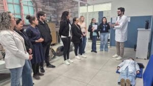 Professores e acadêmicos participam de treinamento de primeiros socorros na Fatec Ivaiporã