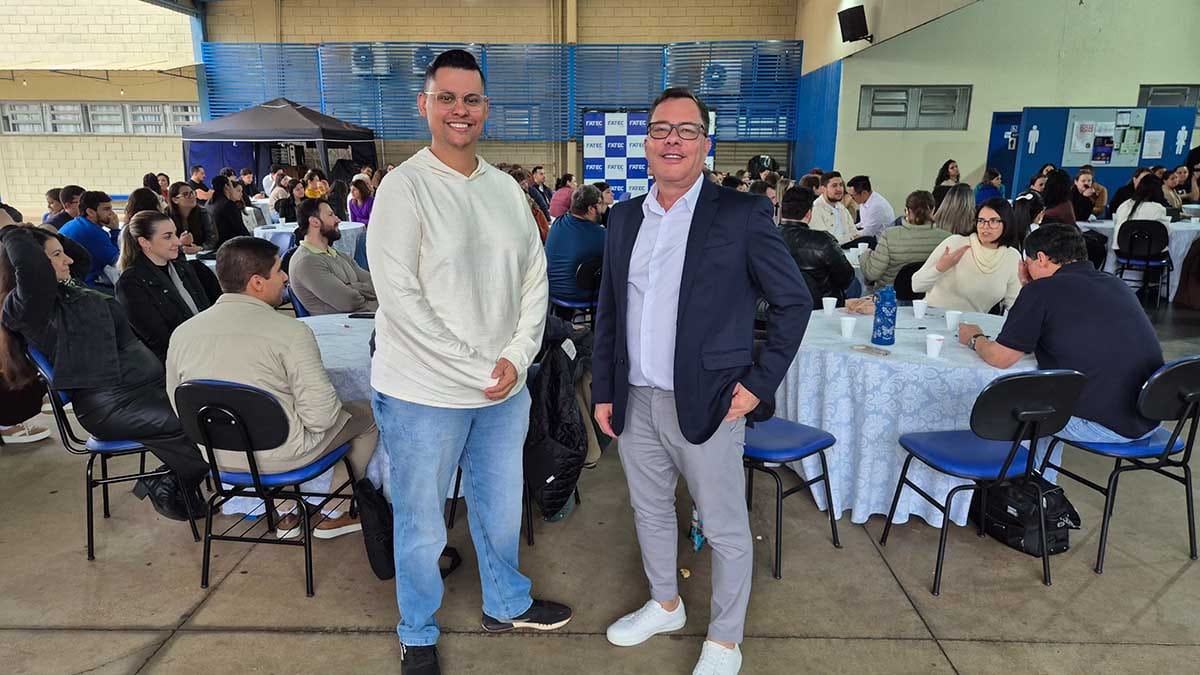 Estudantes reunidos no campus da Fatec Ivaiporã durante atividade acadêmica do segundo semestre de 2026.