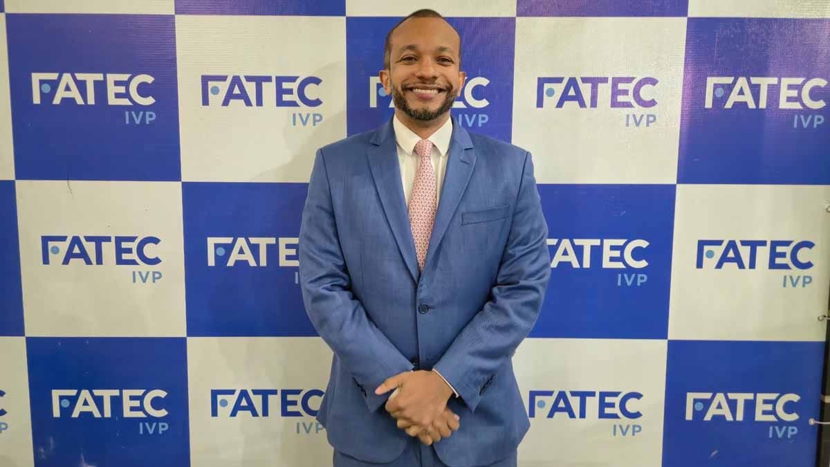 Semana Jurídica da Fatec Ivaiporã debate carreiras na magistratura e na advocacia Juiz Felipe Pereira e advogado Fabiano Souza participaram da programação da 6ª Semana Jurídica da Fatec Ivaiporã.
