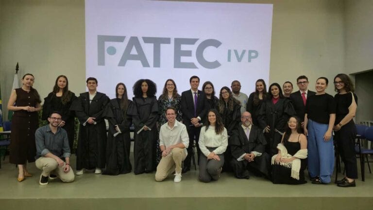 cadêmicos do curso de Direito da Fatec Ivaiporã participaram de júri simulado durante o encerramento da Semana Jurídica