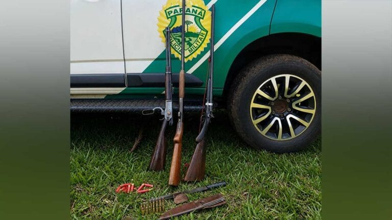 Polícia Ambiental apreendeu três espingardas e 24 munições em área ambiental de Jardim Alegre.