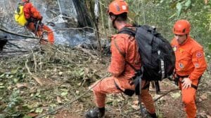 Bombeiros atendem queda de helicóptero no Parque Nacional da Tijuca