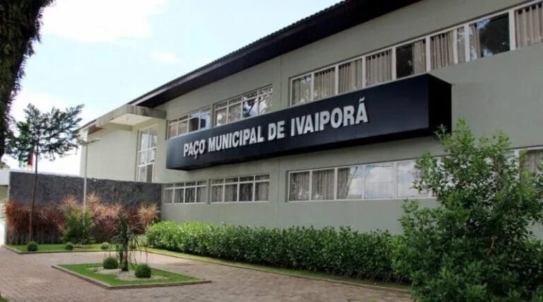 Prefeitura Municipal de Ivaiporã / Fachada