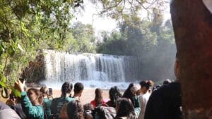 Participantes durante a Caminhada na Natureza no Circuito Salto do Bulha em Ivaiporã
