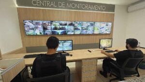 Central de Monitoramento de Ivaiporã funciona 24 horas e reúne imagens de 539 câmeras instaladas em 54 pontos.