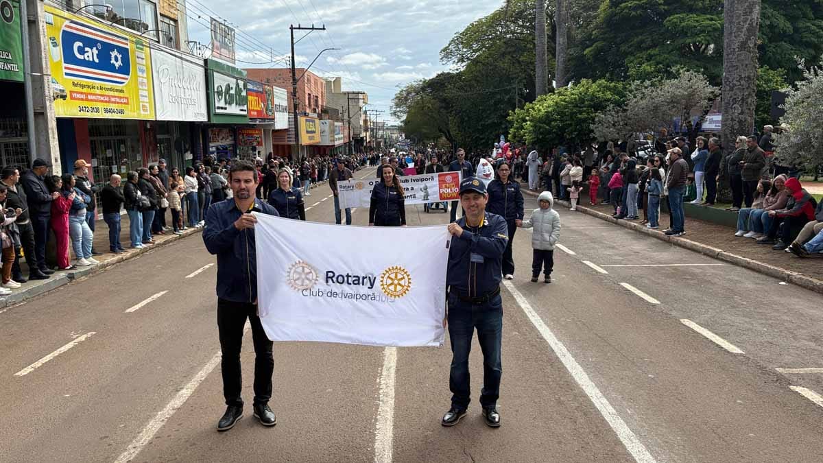 Desfile dos 204 anos da Independência reúne multidão em Ivaiporã; veja fotos desfile-independencia-ivaiporã (25)
