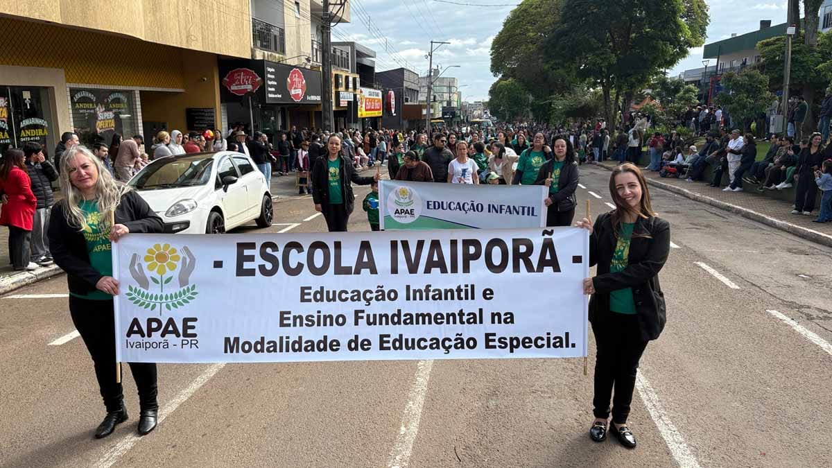 Desfile dos 204 anos da Independência reúne multidão em Ivaiporã; veja fotos desfile-independencia-ivaiporã (29)