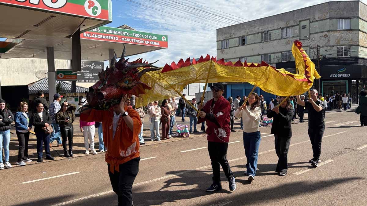 Desfile dos 204 anos da Independência reúne multidão em Ivaiporã; veja fotos desfile-independencia-ivaiporã (33)