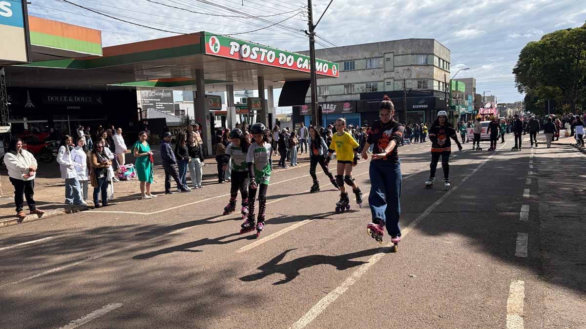 Desfile dos 204 anos da Independência reúne multidão em Ivaiporã; veja fotos desfile-independencia-ivaiporã (35)