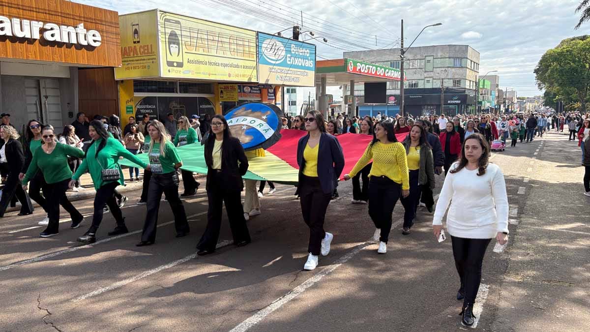 Desfile dos 204 anos da Independência reúne multidão em Ivaiporã; veja fotos desfile-independencia-ivaiporã (36)