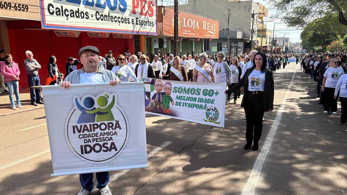 Desfile dos 204 anos da Independência reúne multidão em Ivaiporã; veja fotos desfile-independencia-ivaiporã (52)