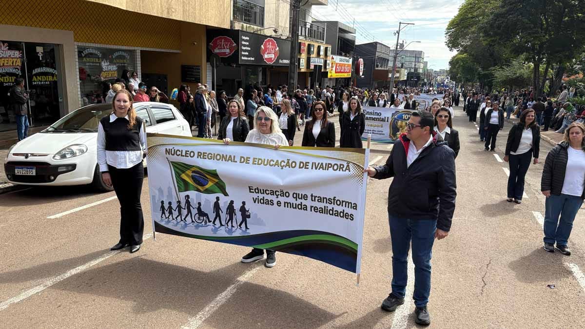 Desfile dos 204 anos da Independência reúne multidão em Ivaiporã; veja fotos desfile-independencia-ivaiporã (64)