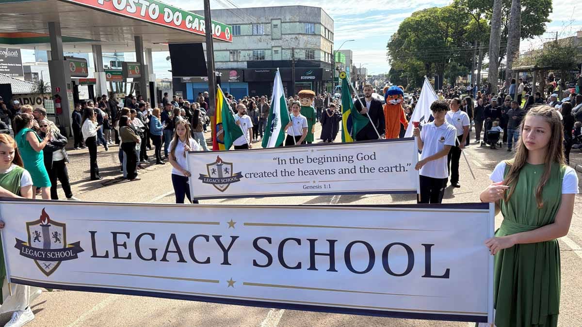 Desfile dos 204 anos da Independência reúne multidão em Ivaiporã; veja fotos desfile-independencia-ivaiporã (77)