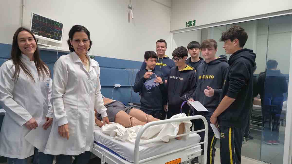Alunos do Colégio Objetivo demonstram interesse por Medicina no Connect da Fatec Ivaiporã fatec-colegio-objetivo (13)