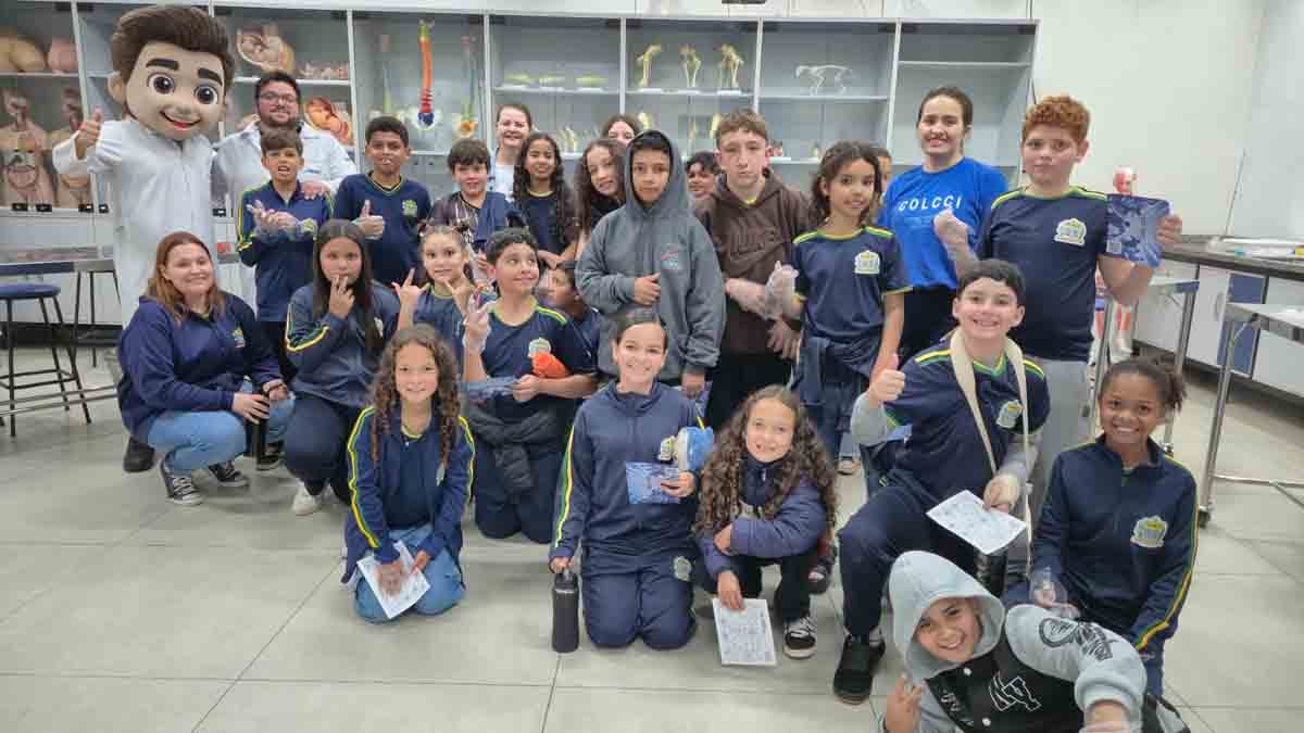 Alunos do Colégio Objetivo demonstram interesse por Medicina no Connect da Fatec Ivaiporã fatec-colegio-objetivo (2)