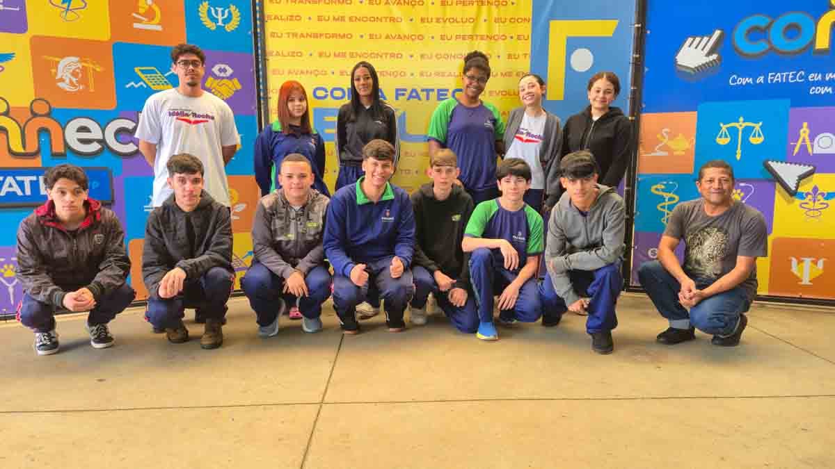 Alunos do Colégio Objetivo demonstram interesse por Medicina no Connect da Fatec Ivaiporã fatec-colegio-objetivo (5)