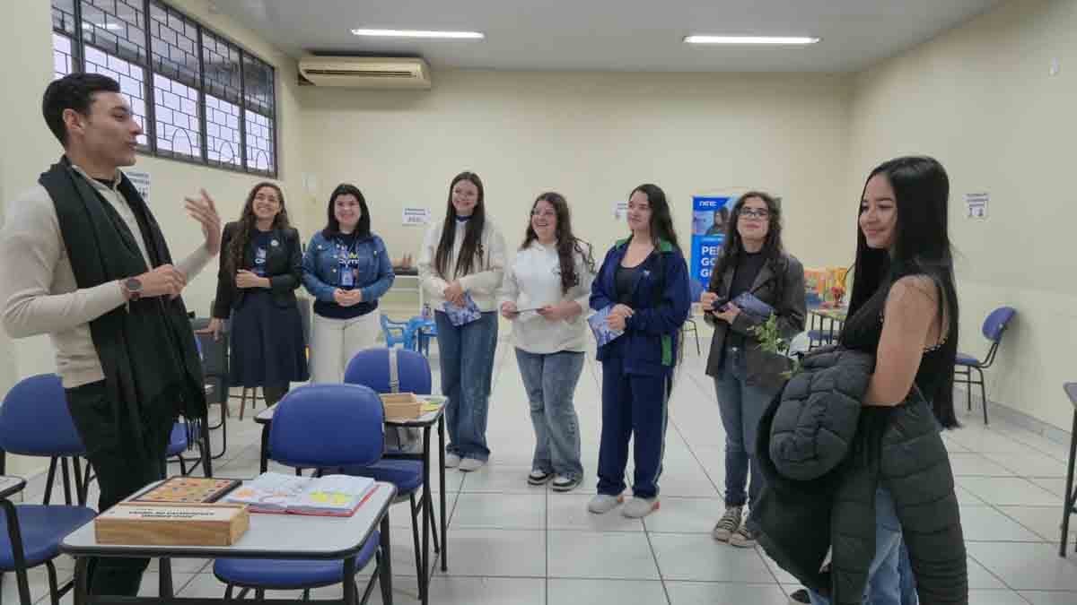 Alunos do Colégio Objetivo demonstram interesse por Medicina no Connect da Fatec Ivaiporã fatec-colegio-objetivo (6)