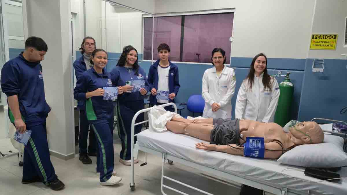 Alunos do Colégio Objetivo demonstram interesse por Medicina no Connect da Fatec Ivaiporã fatec-colegio-objetivo (7)