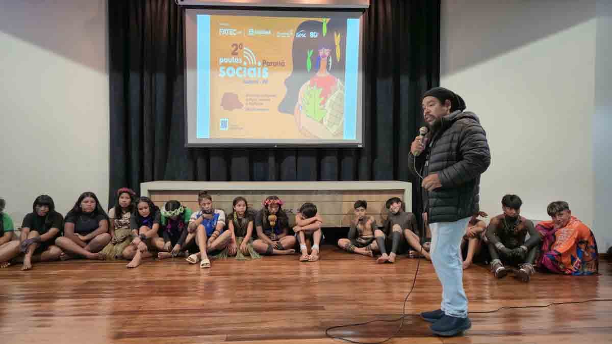 Fatec Ivaiporã recebe exposição do 2º Pautas Sociais Paraná Exposição do 2º Pautas Sociais Paraná na Fatec Ivaiporã apresenta cultura indígena
