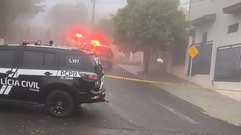 Polícia Civil isola residência onde duas pessoas foram encontradas mortas