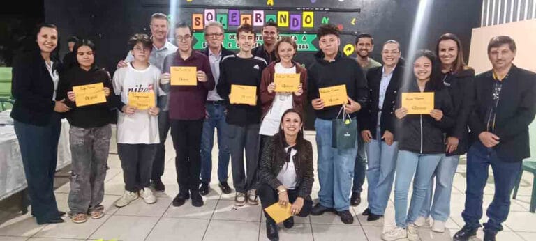 Alunos do Colégio Bento Mussurunga participaram da segunda edição do projeto Soletrando em Ivaiporã.