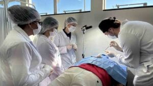 Estudantes de Medicina da Fatec Ivaiporã participam de atividade prática em ambiente hospitalar