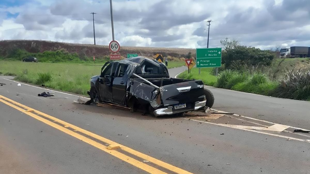 Colisão entre Celta e Hilux deixou um empresário morto e uma mulher ferida na PR-466, em Manoel Ribas.