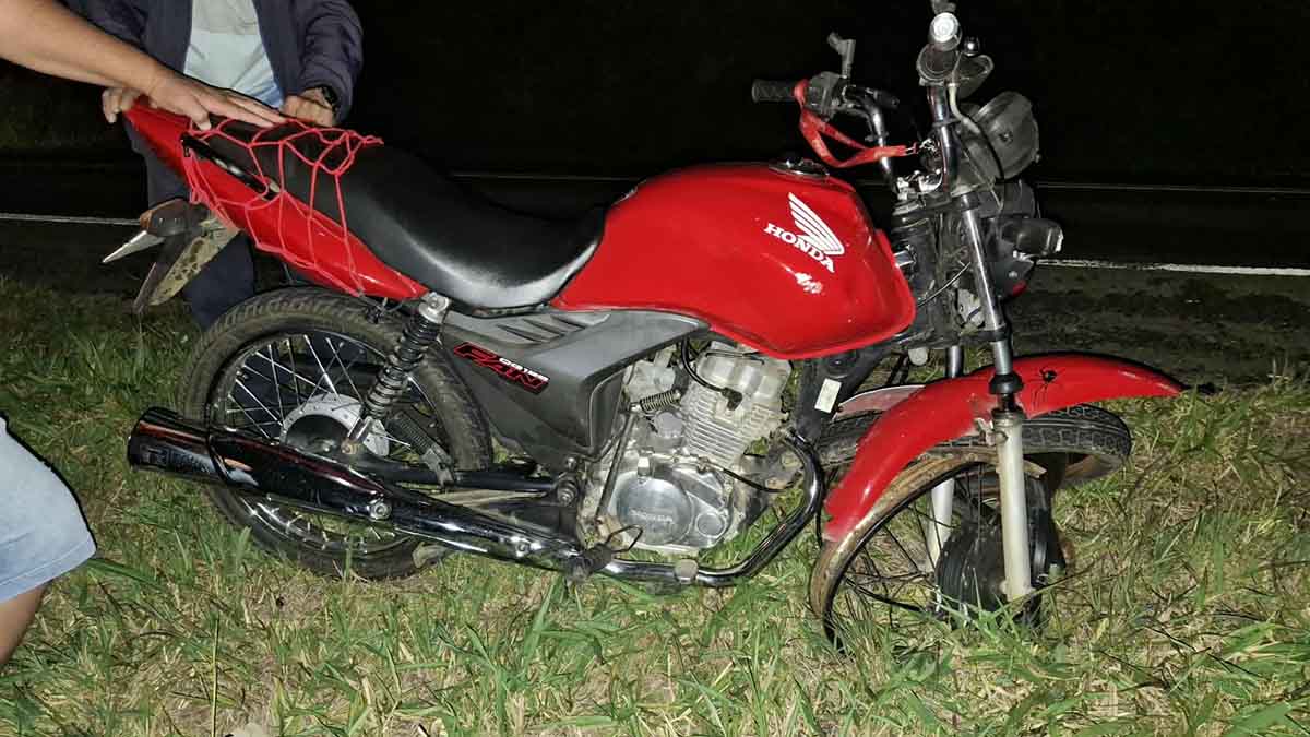 Acidente entre Jeep Renegade e Honda CG 125 deixou motociclista ferido na PR-272, em Ibaiti.