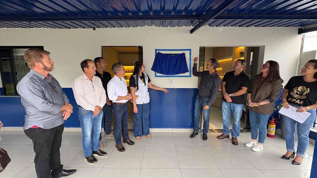 Apae de Jardim Alegre inaugura centro clínico com cinco salas para atendimentos especializados.