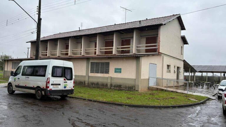 O antigo hotel tem 706 m² de área construída e será transformado em Centro-Dia