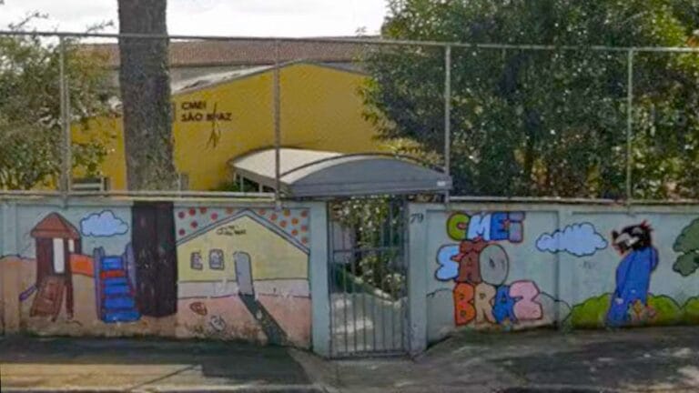 Ocorrência com 13 crianças reféns mobilizou equipes especializadas da Polícia Militar no bairro São Braz, em Curitiba
