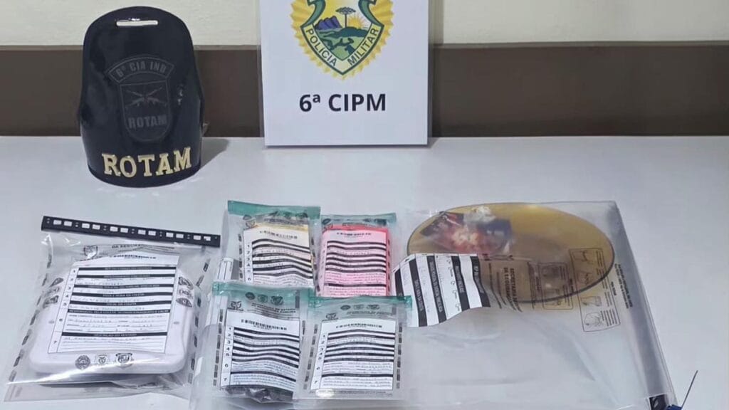 Drogas e materiais apreendidos pela Rotam durante ocorrência em Faxinal