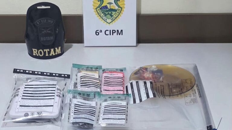 Drogas e materiais apreendidos pela Rotam durante ocorrência em Faxinal