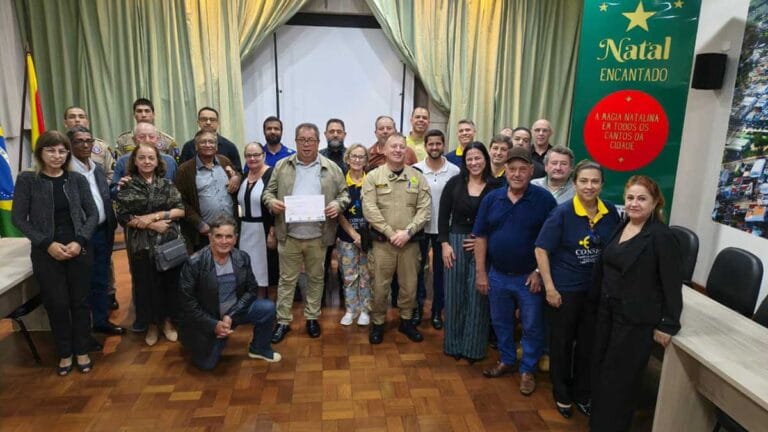 ntegrantes do Conseg de Ivaiporã participam da cerimônia de posse da nova diretoria para o biênio 2026/2028, no Salão Nobre da Prefeitura.